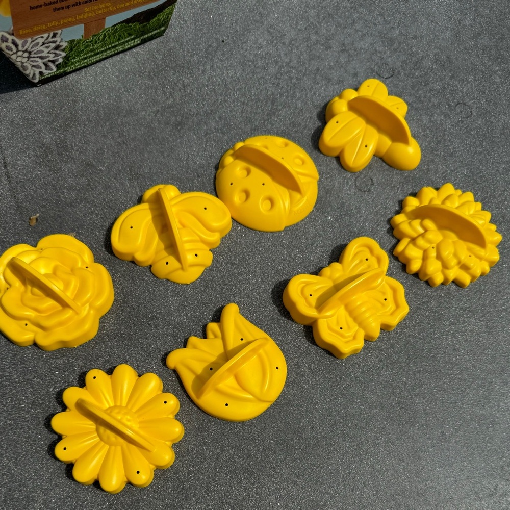 William Sonoma Garden Cookie Cutters Set of 8